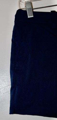 Pantaloncini da golf corti blu navy nuovi con etichette PGA TOUR donna tinta unita piatto davanti taglia 2 - Foto 3 di 13
