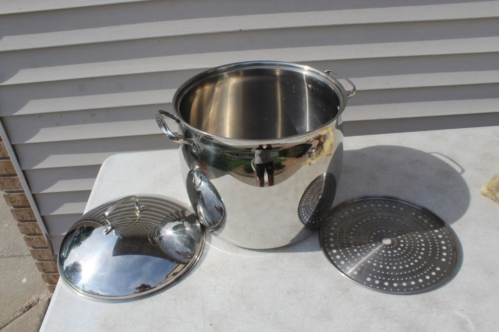 RARE Tools of the Trade Belgique Classique 20 Quart Stockpot with lid and Grate