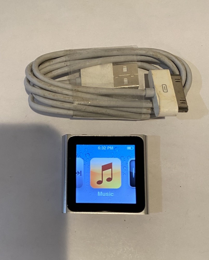 Apple iPod nano 6th Generation 8GB - Silver (MC525LL/A) - Works
