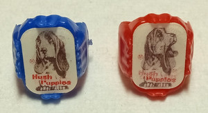 2 Vintage 1960's Lenticular Flicker Ring Hush Puppies Shoes Basset Hound Dog