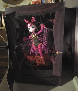 Mattel Monster High Freak Du Chic Draculaura Figura Bambola HLP90