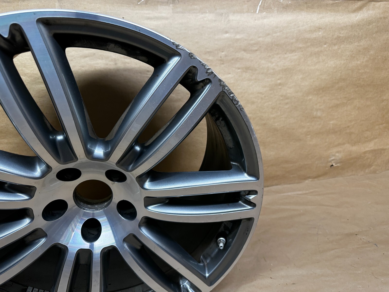 20" Maserati Ghibli Quattroporte rear wheel rim 10.5Jx20H2 ET45 OEM 670016860