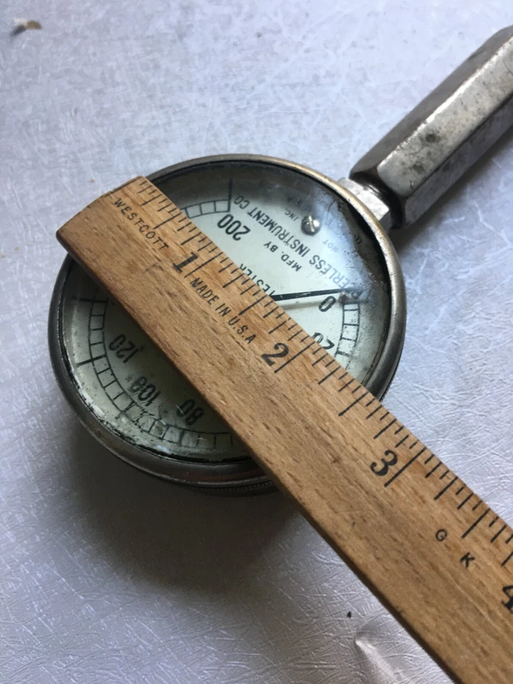 Medidor de presión probador de compresión incomparable vintage de los años 30 hecho en EE. UU. 8" L x 2,75" W Foto 3 de 4