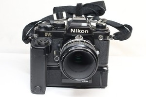 Nikon FA Filmkamera + Micro-Nikkor 55 mm F/3.5 Objektiv + MD-15 Motorantrieb
