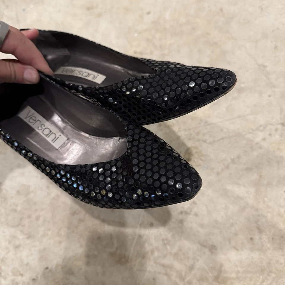 Zapatos de tacón de aguja vintage para mujer Versani de cuero negro plisado 8,5 B Foto 3 de 4