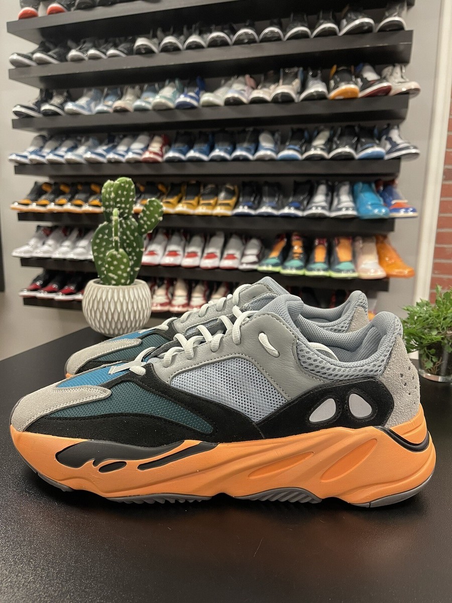 yeezy 700 og sizing