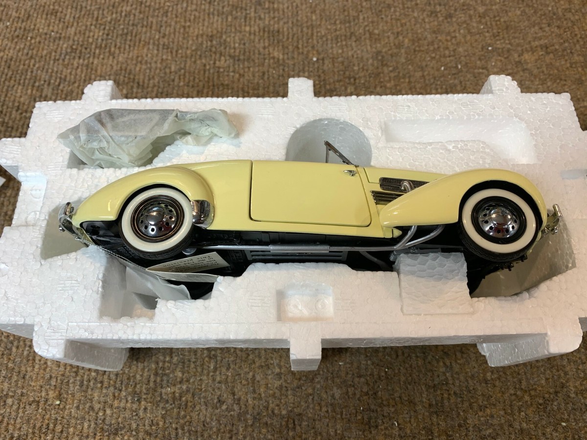 Franklin Mint 1:16 1937 Cord 812 Phaeton Coupe W/ Orig. Info. | eBay