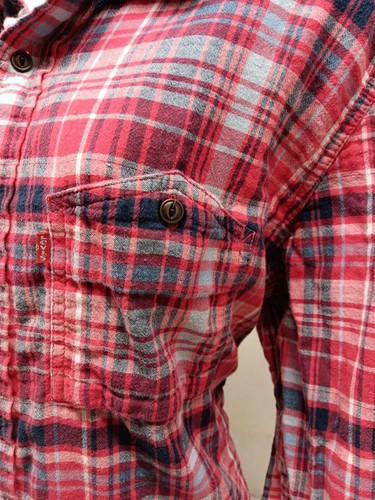 Levi's Womens Flannel Shirt Size XL Plaid Red 100% Cotton Long Sleeve Outdoor - Picture 7 of 14