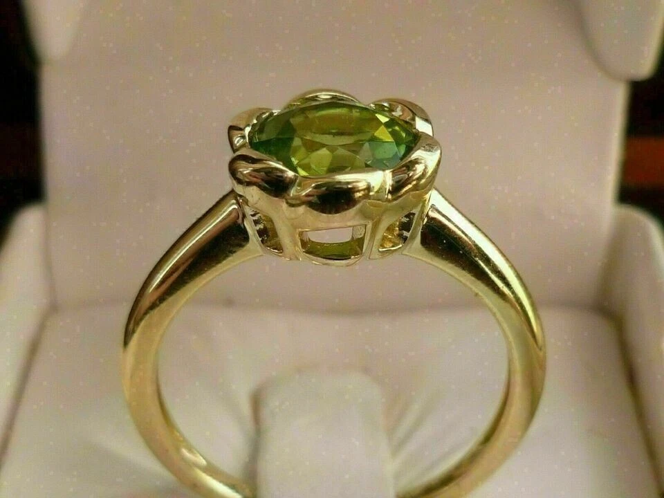 Anillo halo peridoto verde natural corte redondo de 2 quilates para mujer enchapado en oro amarillo de 14 quilates Foto 4 de 4