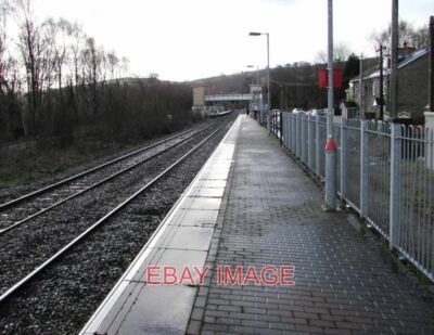 FOTO YSTRAD MYNACH BAHNHOF BAHNSTEIG 2 BAHNSTEIG 2 IST FÜR ZÜGE ZUM REIM