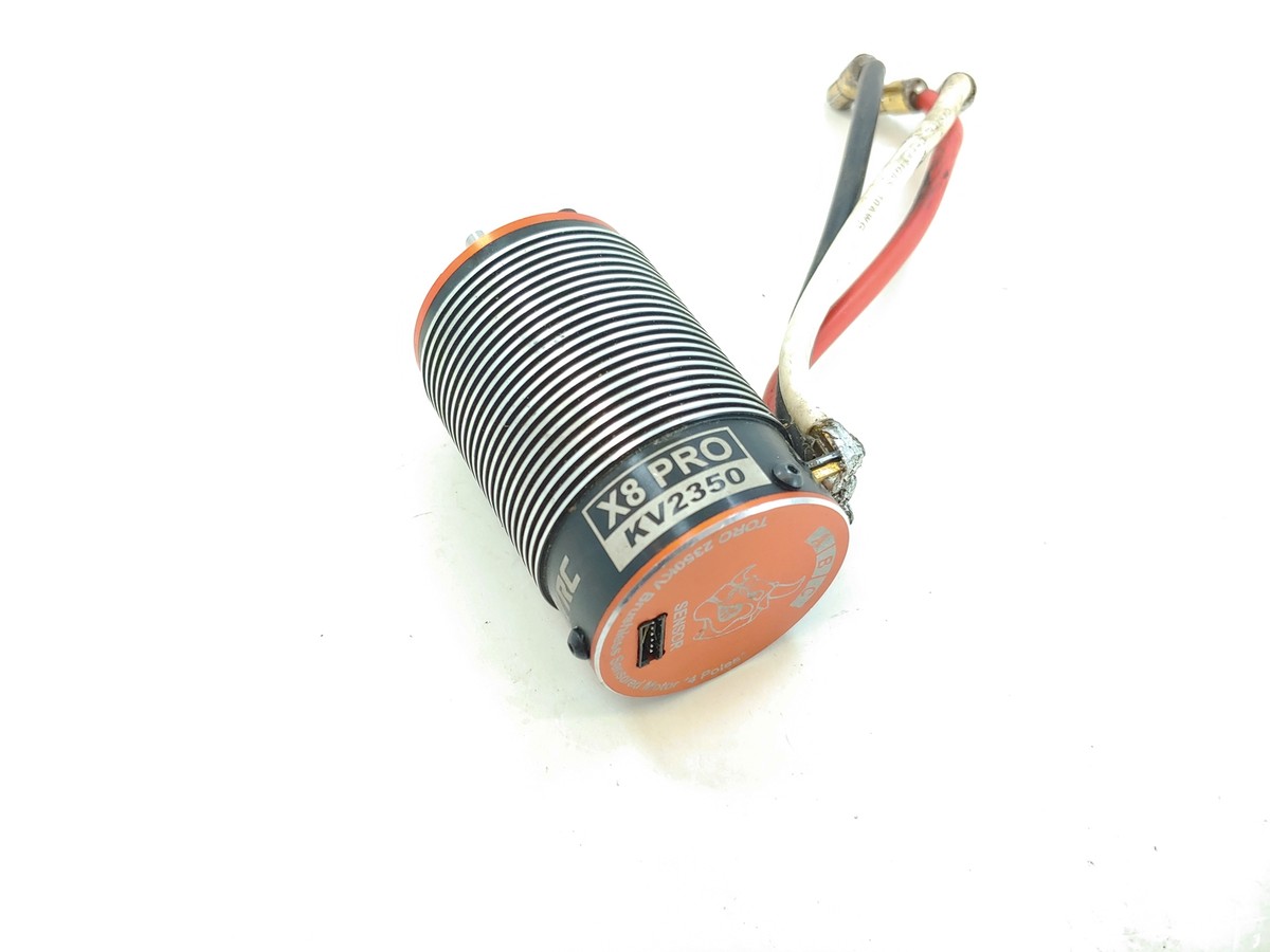 DE- Brushless Sensored 2350KV 3-5s 1:8 1Y Toro X8 Pro SK