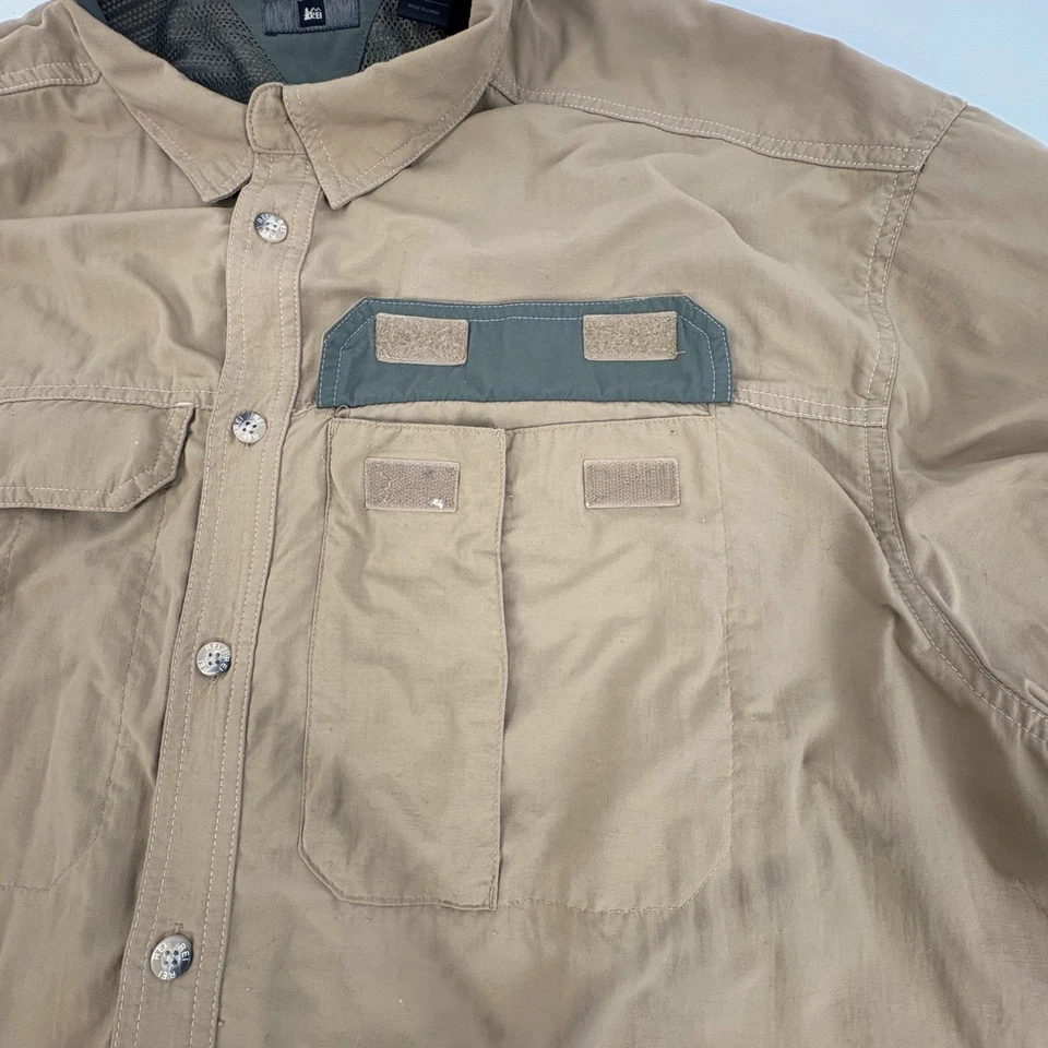 Camisa de protección solar REI para hombre LS UPF 50 Plus trabajo al aire libre utilidad caqui XXL Foto 4 de 4