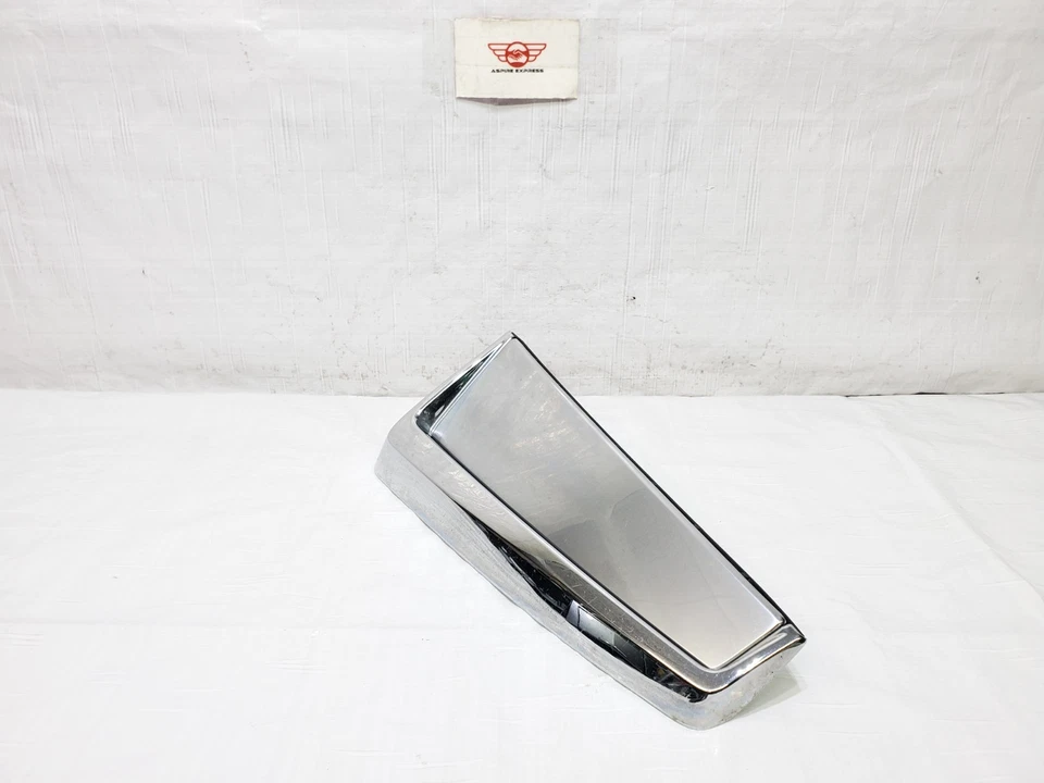 13 2013 Cadillac SRX Front Left Fender Turn Signal Repeater Light OEM 22829149 - Image 4 of 4