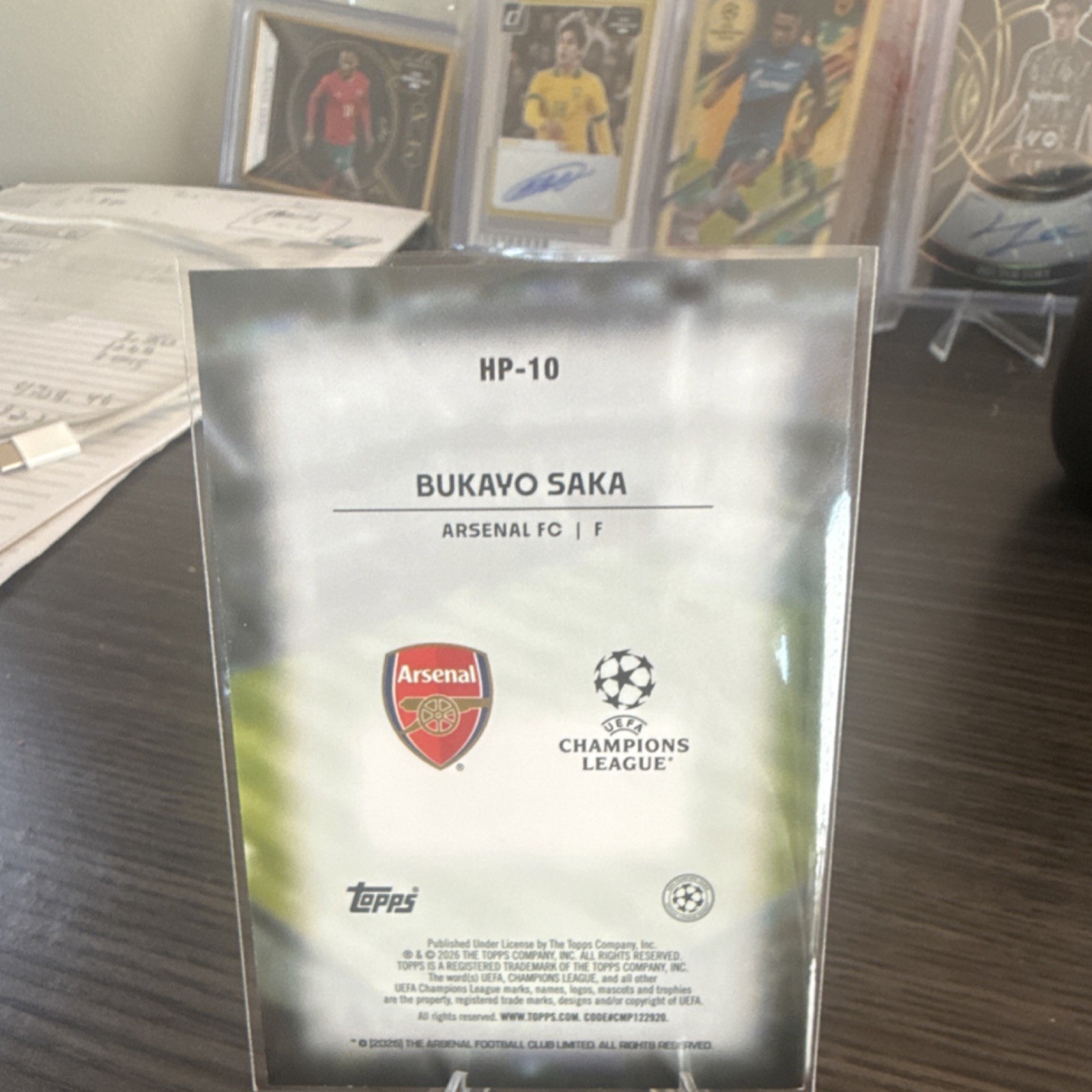 Topps 2023 Home Advantage Bukayo Saka Arsenal UEFA Champions League HP-10 view 2