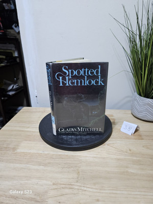 Spotted Hemlock by Gladys Mitchell 1985 1st US Edition Hardcover Dust Jacket 