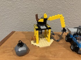 LEGO Juniors: Construction (10667), With Minifigure & Manual 1