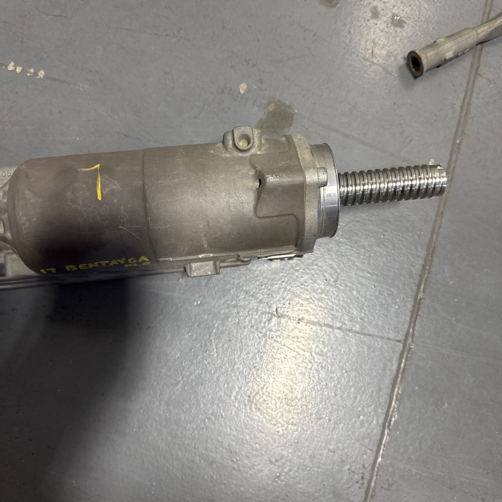 2016 2017 2018 2019 2020 Bentley Bentayga Power Steering Gear Rack Tie Rod