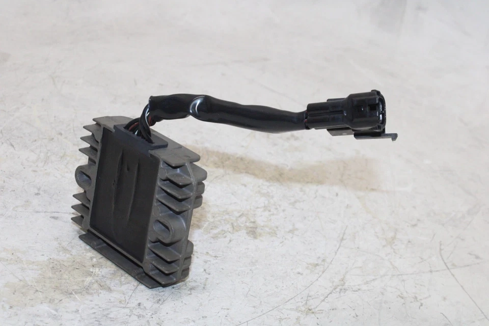 03-09 REGULADOR DE VOLTAJE RECTIFICADOR SUZUKI SV650 OEM Foto 4 de 4