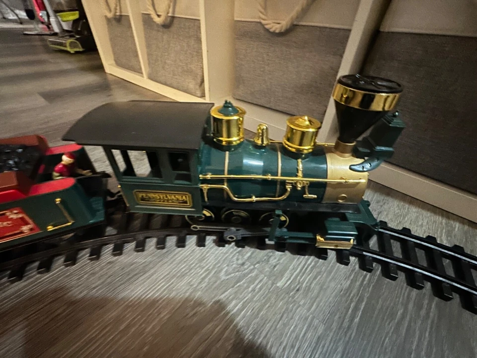 Scientific Toys Model Trains Pennsylvania 9714 ENGINE, Whole Set and REMOTE - Image 3 of 4