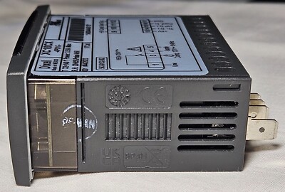 NEW - Dixell XC10CX-4P01G Emerson refrigeration control XC10CX