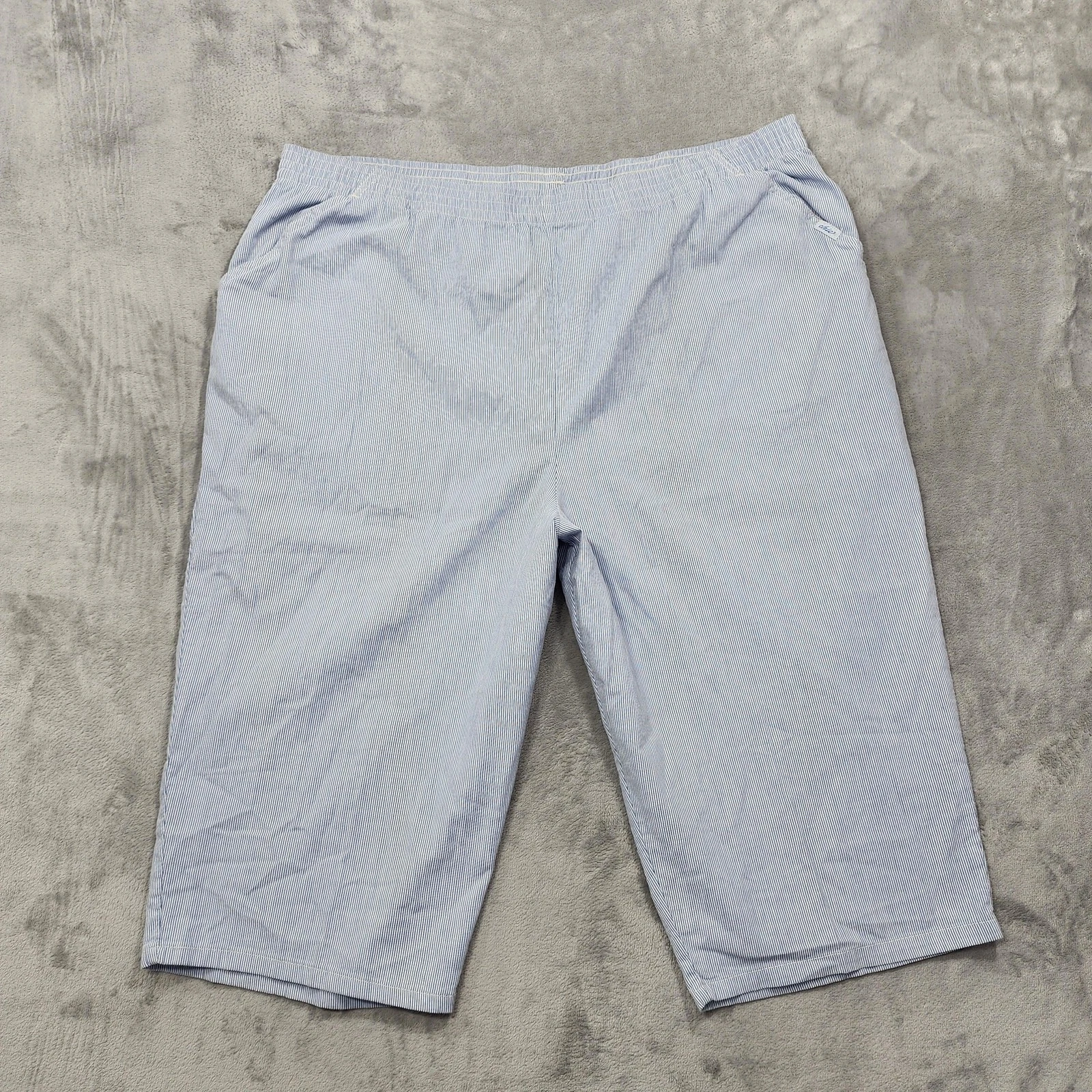 NEW Vintage CHIC Pants Womens 26W Blue Striped Seersucker Capri Crop Pull On