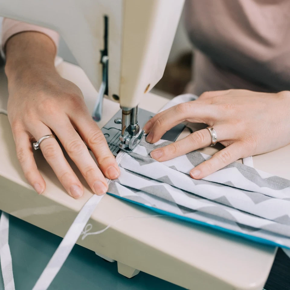 Двойная складная лента для шитья 5/8 дюйма x 6 ярдов атласная предварительно складывающаяся непрерывная... - Изображение 4 из 4