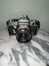 vintage Petri Flex V 35mm single-lens reflex SLR film camera.