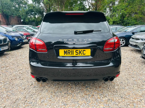 2011 PORSCHE CAYENNE 4.8 TURBO 493BHP - LEATHER, HEATED SEATS, DUAL CLIMATE - Picture 7 of 17