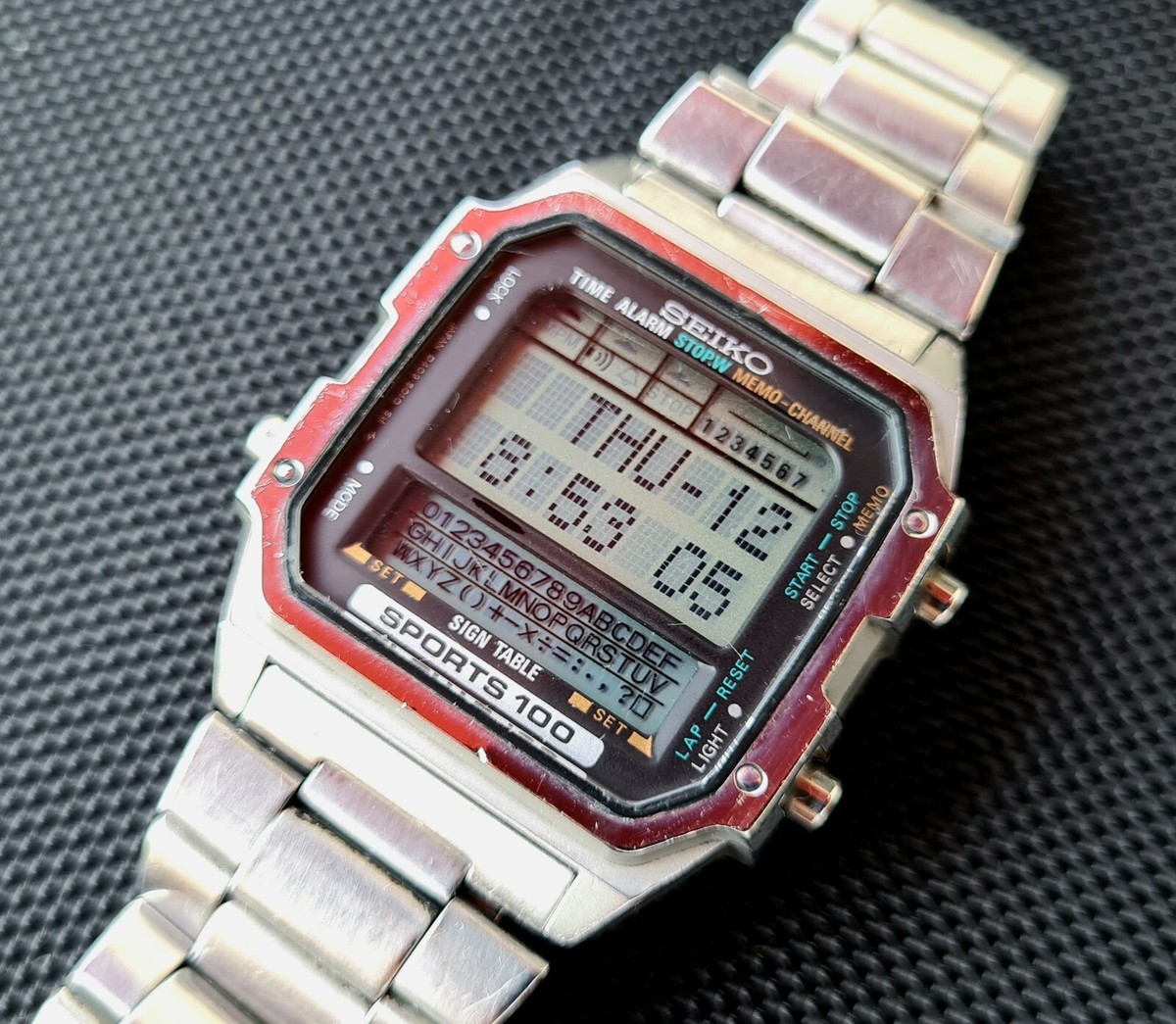 SEIKO SPORTS 100 D409-5010 米国品 - メルカリ｜腕時計(デジタル)