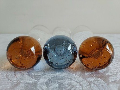 Set of 3 Colored Art Shot Glasses Brown Blue Bottom Hand Blown Suspended Bubbles - Imagen 6 de 11