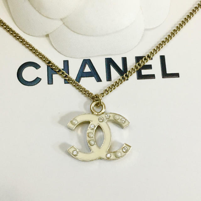 chanel pearl necklace price