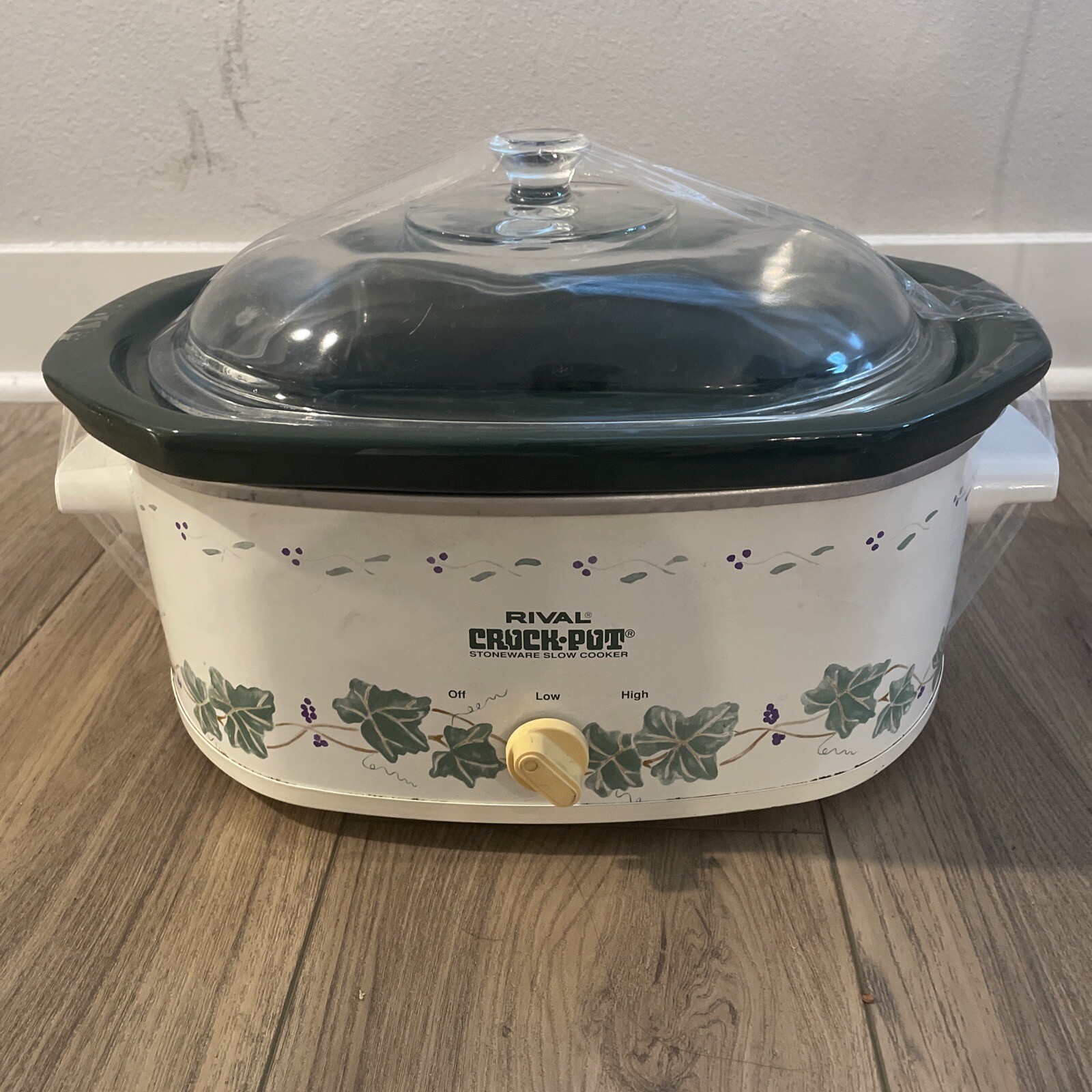 Rival Callaway Ivy green oval 4.5 quart crock pot model 3745 slow