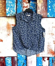 Women's SO Sleeveless Shirt Floral Button Closure LARGE Dark Blue NEW