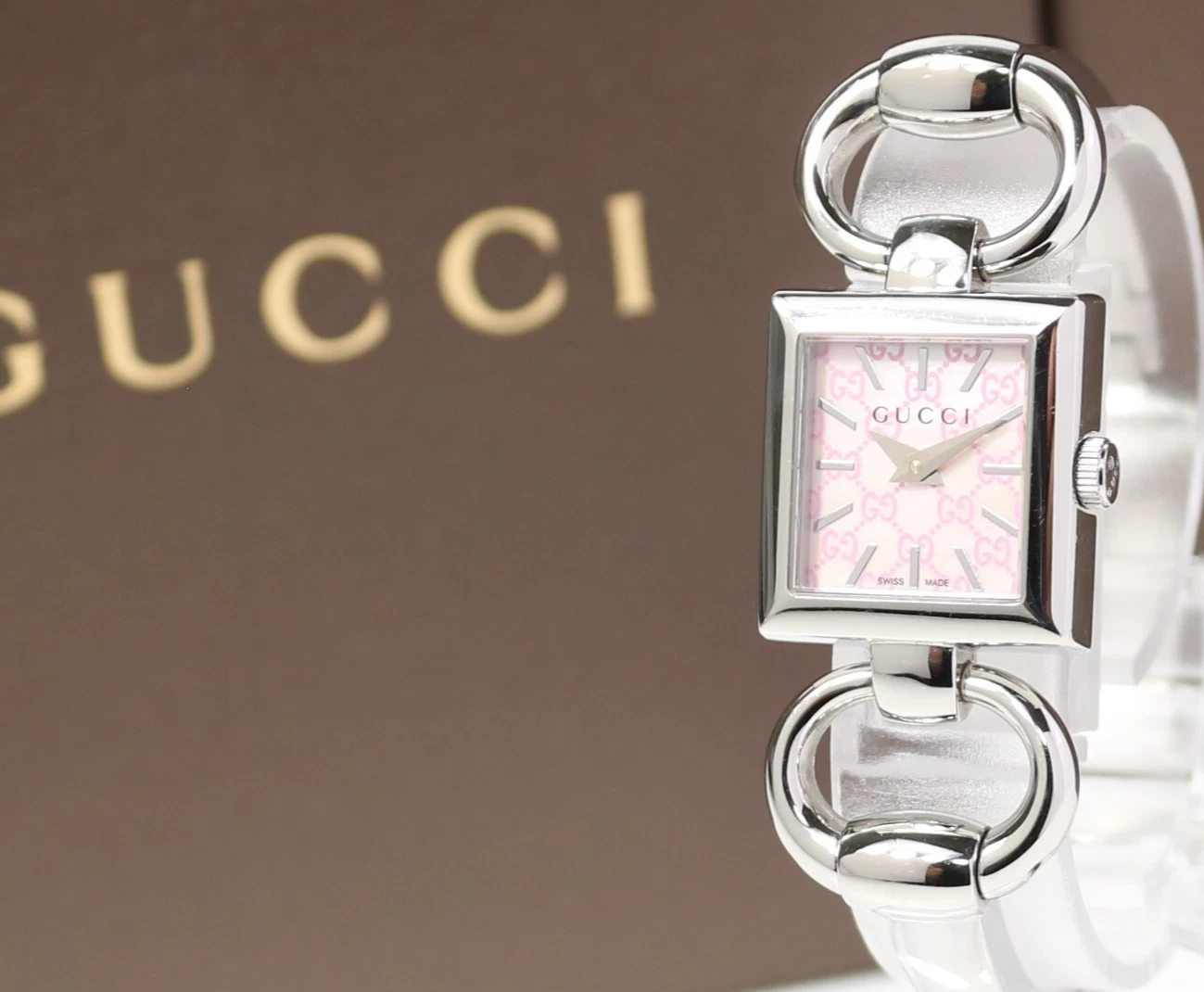 [N COMME NEUVE avec boîte, papier] Montre pour femme GUCCI 120 Tornavoni carré Qz cadran rose coquille