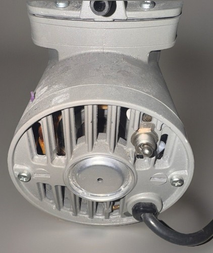 BOMBA DE VACÍO DE LABORATORIO COMPRESOR THOMAS 905CA23TFE-217E - Imagen 3 de 3