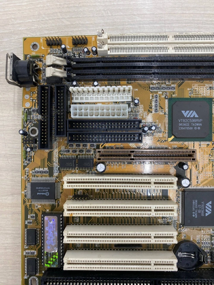 Super Socket 7 SET PCPartner VIB838DS 35-8838-00 (VIA MVP3) CPU & 128 MB - Image 2 of 4