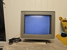 IBM Personal System/2 PS/2 8513 monitor computer CRT a colori. Accensione 