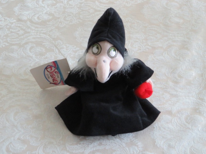 DISNEY STORE SNOW WHITE WITCH MINI BEAN BAG STUFFED ANIMAL PLUSH NEW W TAG