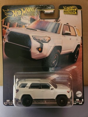 Hot Wheels Premium Boulevard White '18 Toyota 4Runner GJT68 - 957A