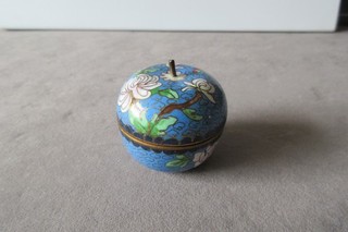 Vintage Cloisonne Apple Trinket/Pill Box Lidded