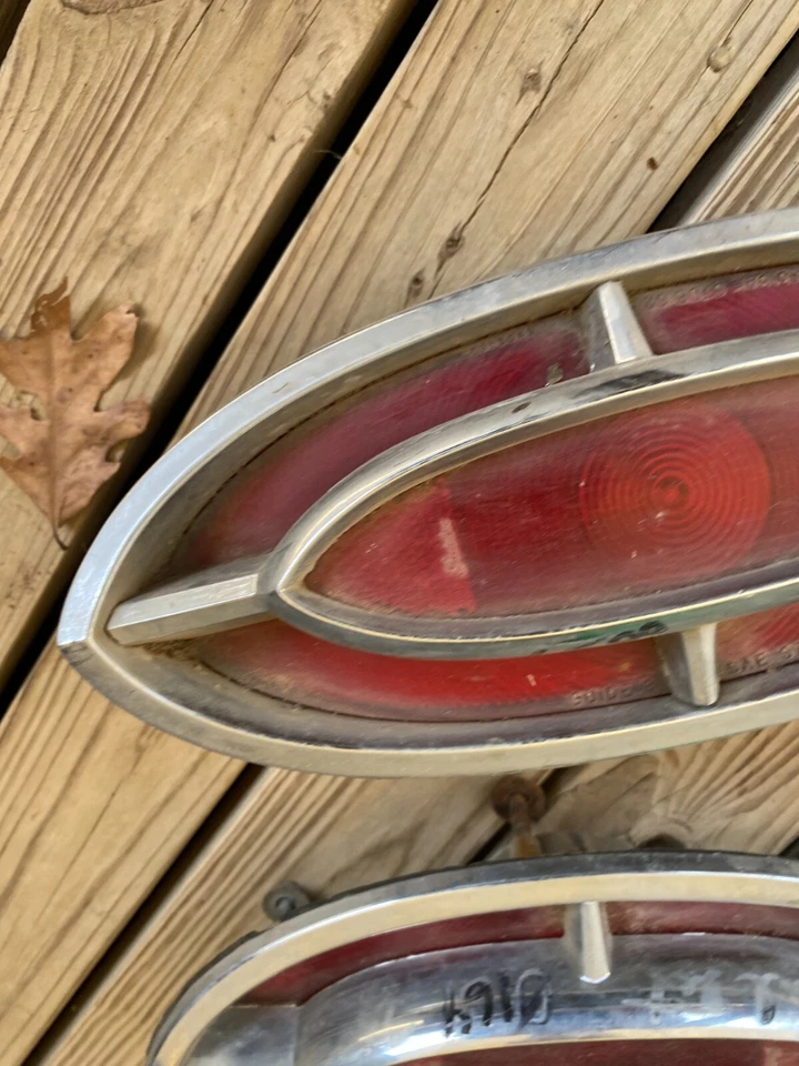 Oldsmobile Olds 88 98 Starfire 1962 juego de luces traseras 62 derecha izquierda par Foto 3 de 4