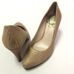 vince camuto beige pumps