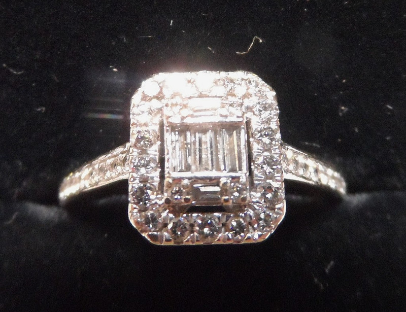 14K WG LADIES DIAMOND RING