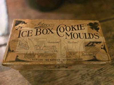 Vintage/Antique Ateco Ice Box Cookie Moulds, Complete  No. 675 Set