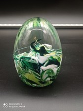 Boule Oeuf Sulfure Presse Papier en Cristal de VANNES LE CHATEL signée .