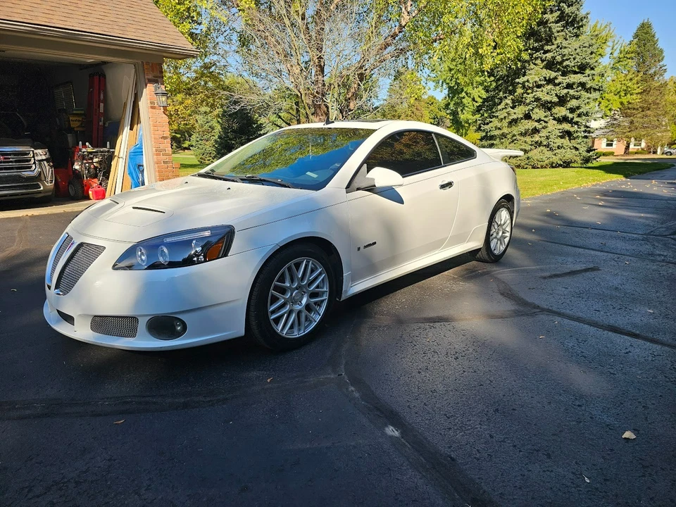 Pontiac G6 GXP 2009 Foto 2 de 4