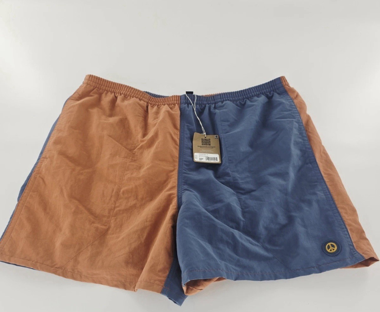 NWT Patagonia Men’s XL Baggies Shorts Lined 5” Inseam Peach Patch Blue New