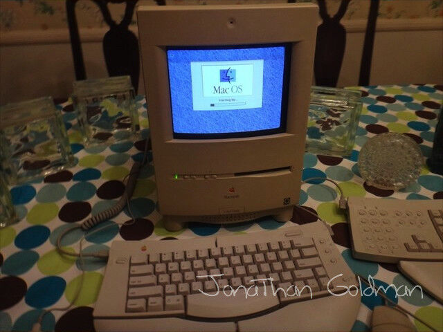 Apple Macintosh Color Classic MYSTIC 132MB RAM 300GB HD Mac OS 8.1 68040  Vintage