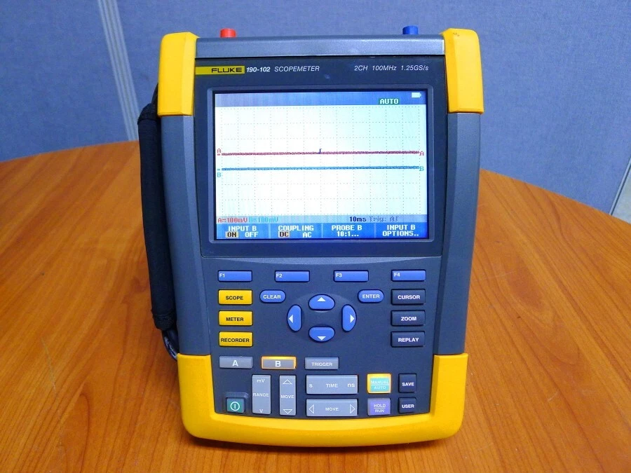 Fluke 190-102 Scopemeter Digital Oscilloscope, MultiMeter  100MHz, 2CH, 1.25GS/s - Image 3 of 4