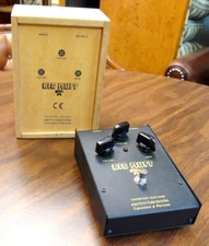 Electro Harmonix Russian  Big Muff pedal with box